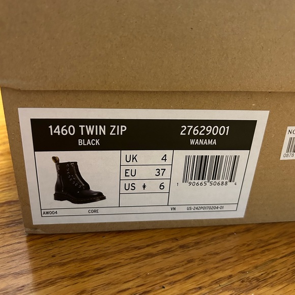 Dr. Martens WOMEN'S DOUBLE ZIP LEATHER LACE UP BOOTS - Picture 4 of 7